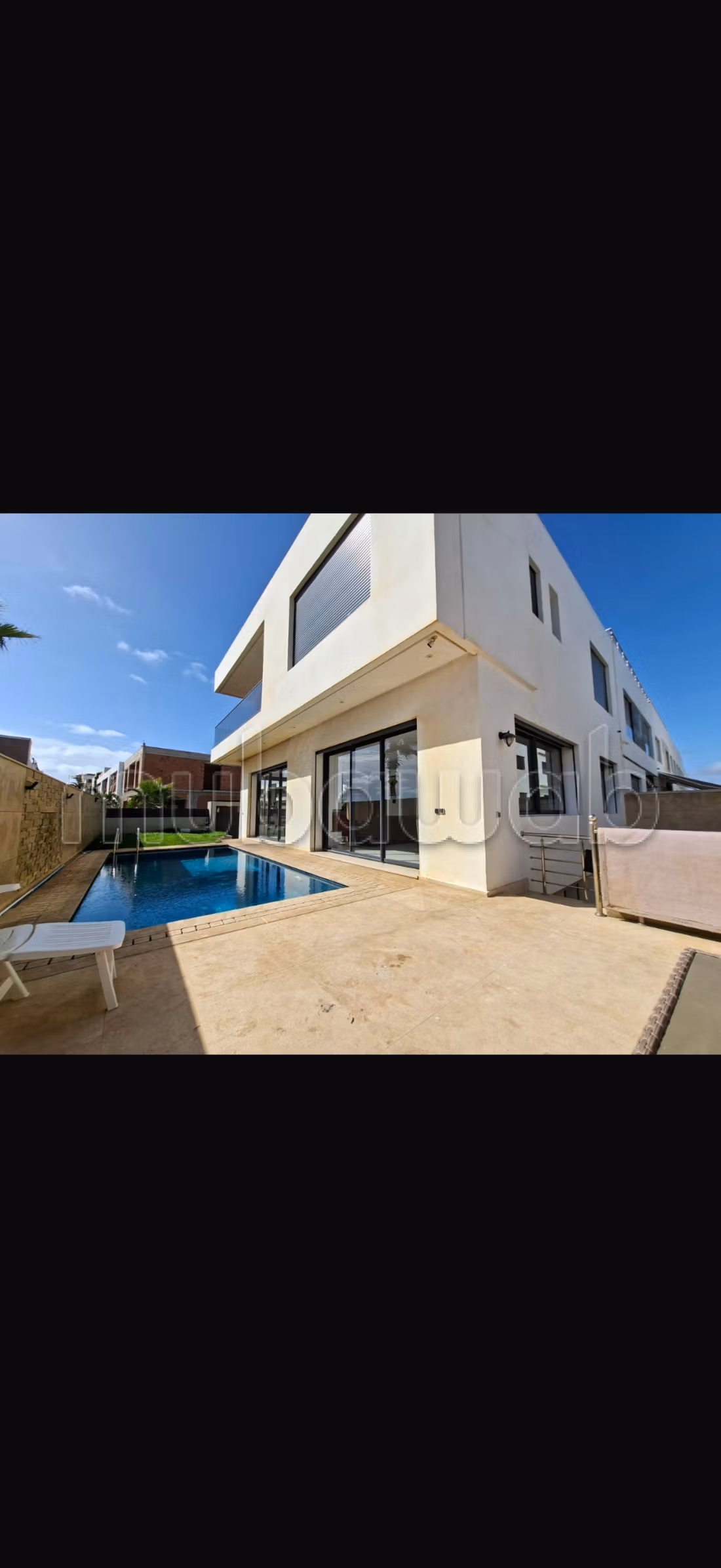 Villa with pool on Sid El Abed beach