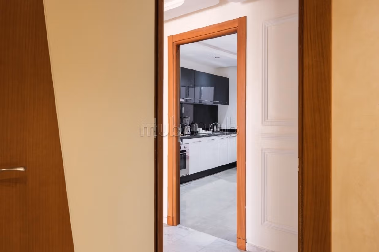Bel appartement en location à Agdal.
Surface total 190 m² — 2