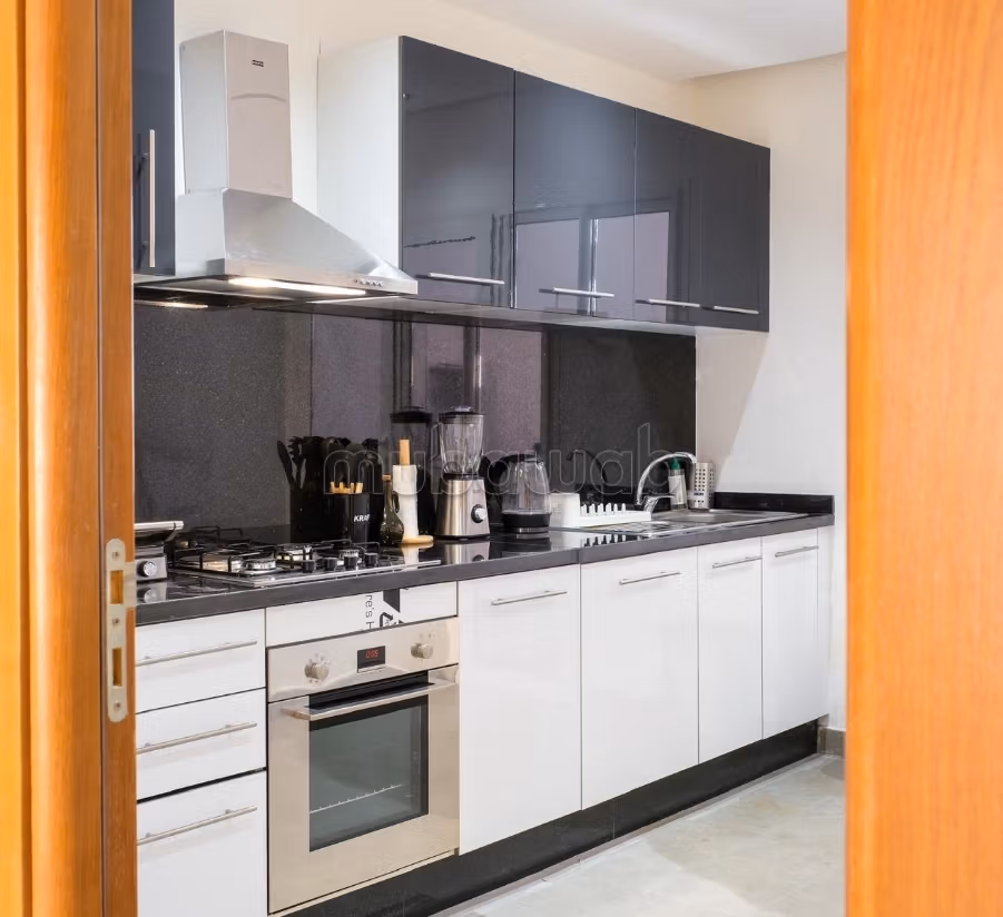Bel appartement en location à Agdal.
Surface total 190 m² — 3