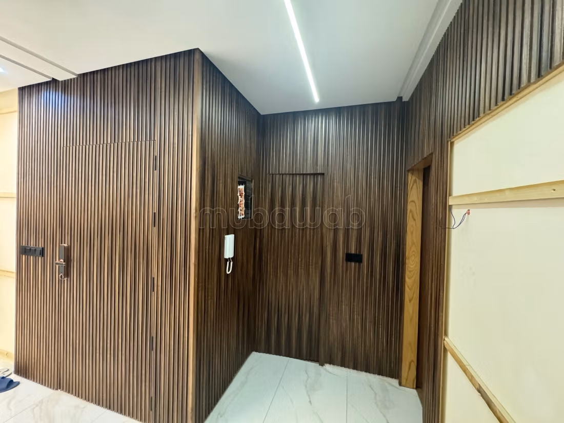 Maison à la vente à Sidi Allal El Bahraoui. 
Surface de 80 m². 
Cuisine bien équipée