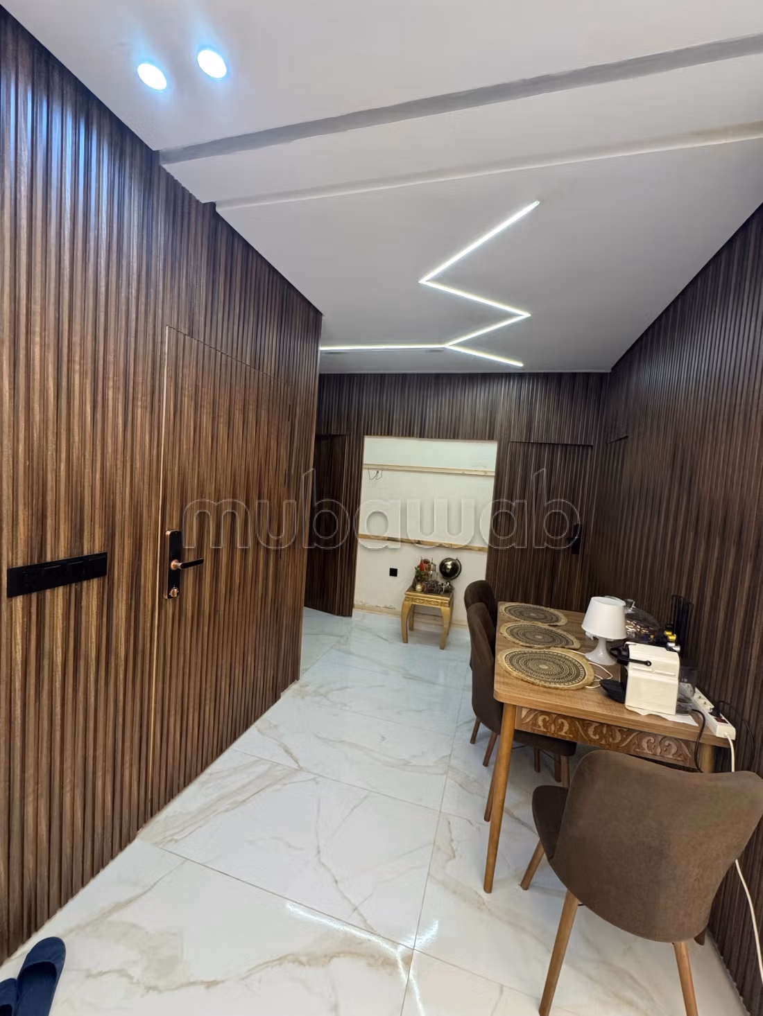 Maison à la vente à Sidi Allal El Bahraoui. 
Surface de 80 m². 
Cuisine bien équipée