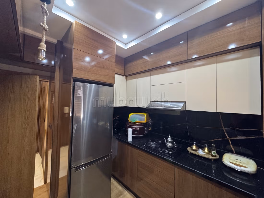 Maison à la vente à Sidi Allal El Bahraoui. 
Surface de 80 m². 
Cuisine bien équipée