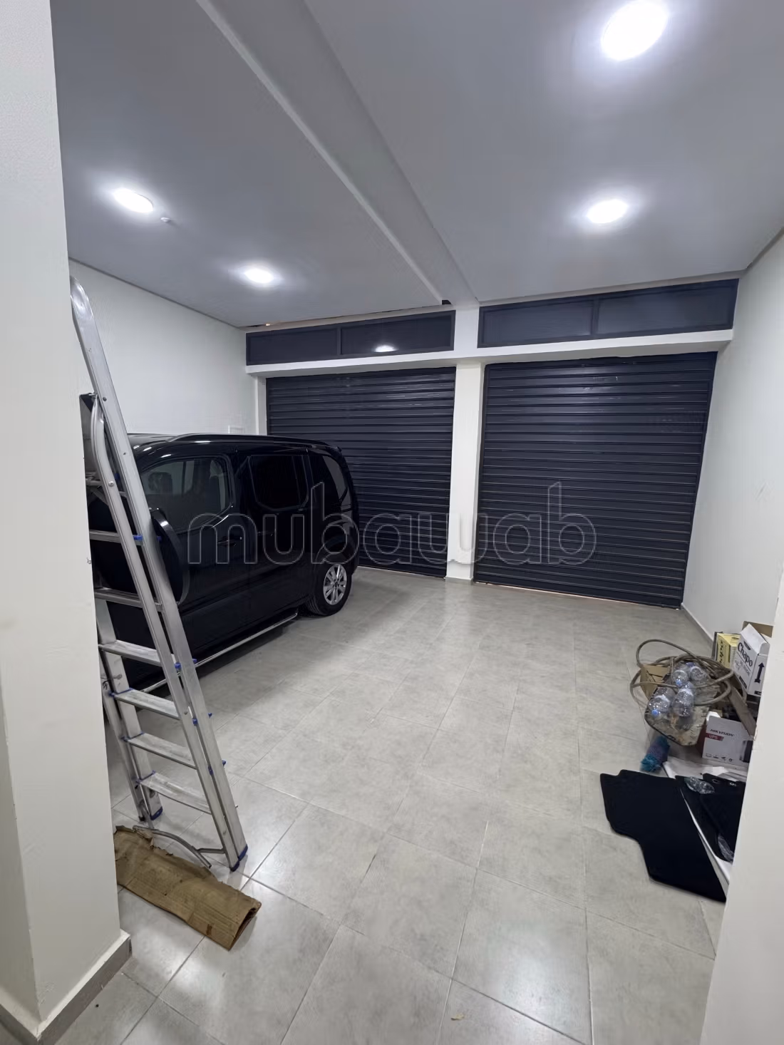 Maison à la vente à Sidi Allal El Bahraoui. 
Surface de 80 m². 
Cuisine bien équipée