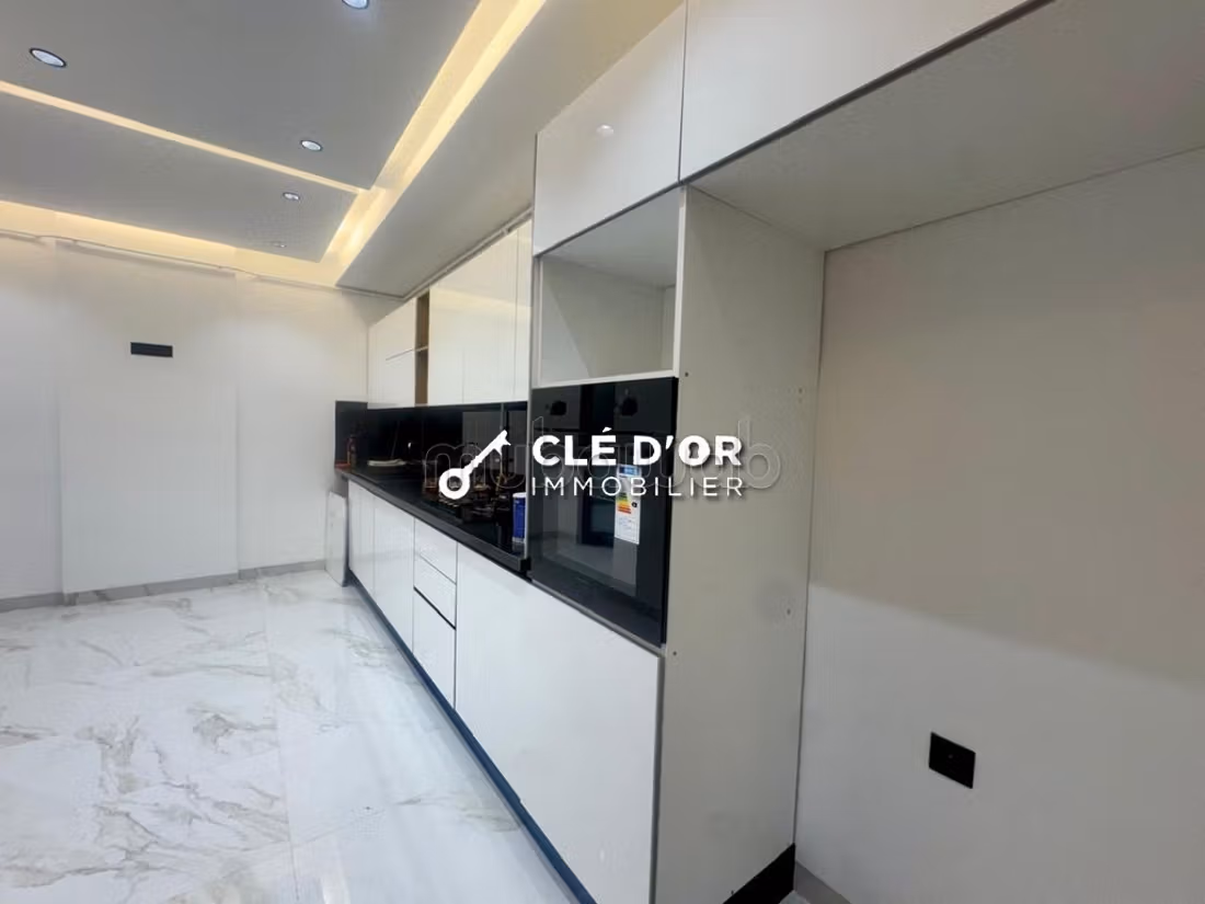 Bel appartement S2 aux Jardins de Carthage