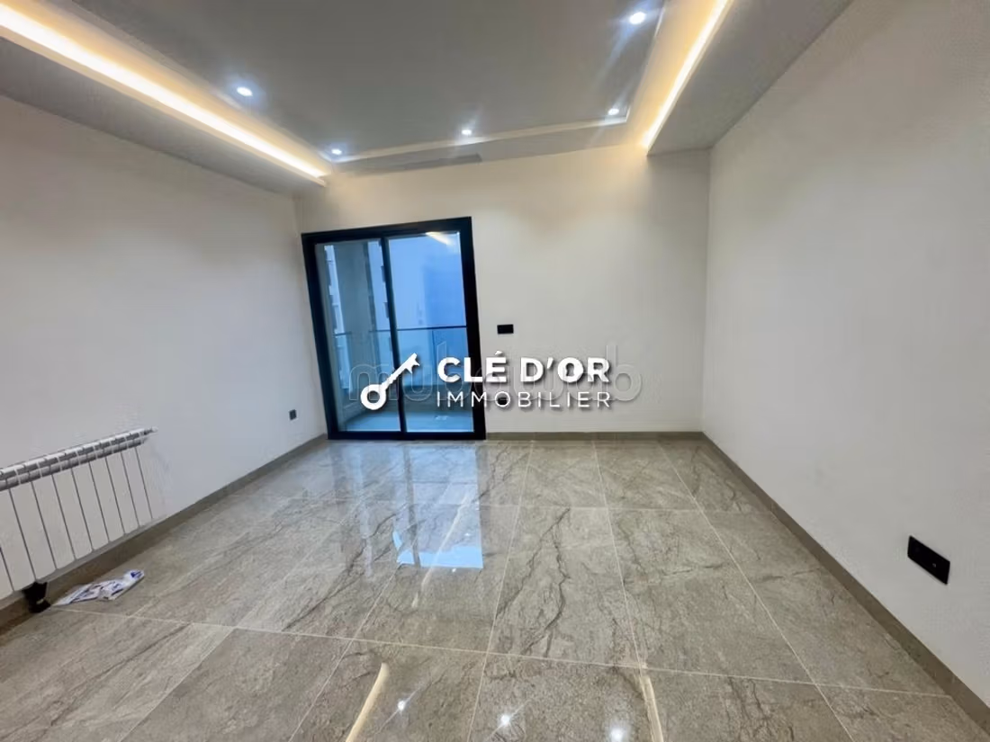 Bel appartement S2 aux Jardins de Carthage