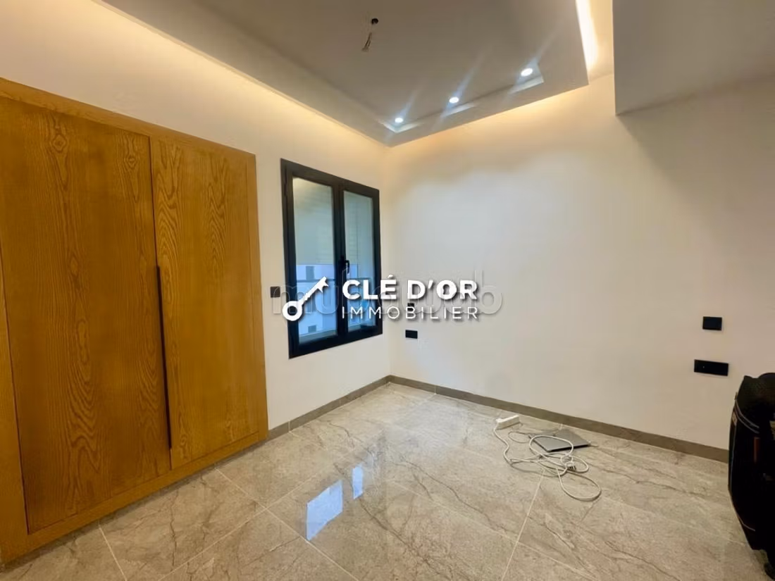 Bel appartement S2 aux Jardins de Carthage