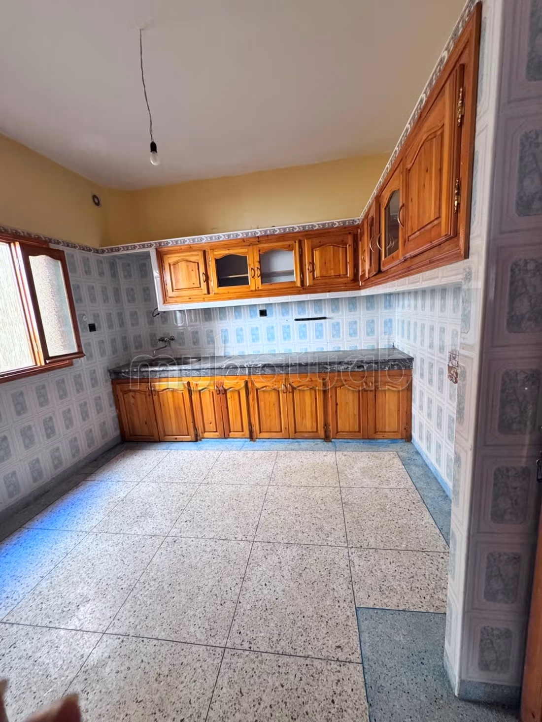 Casa adosada con 3 apartamentos TAZA