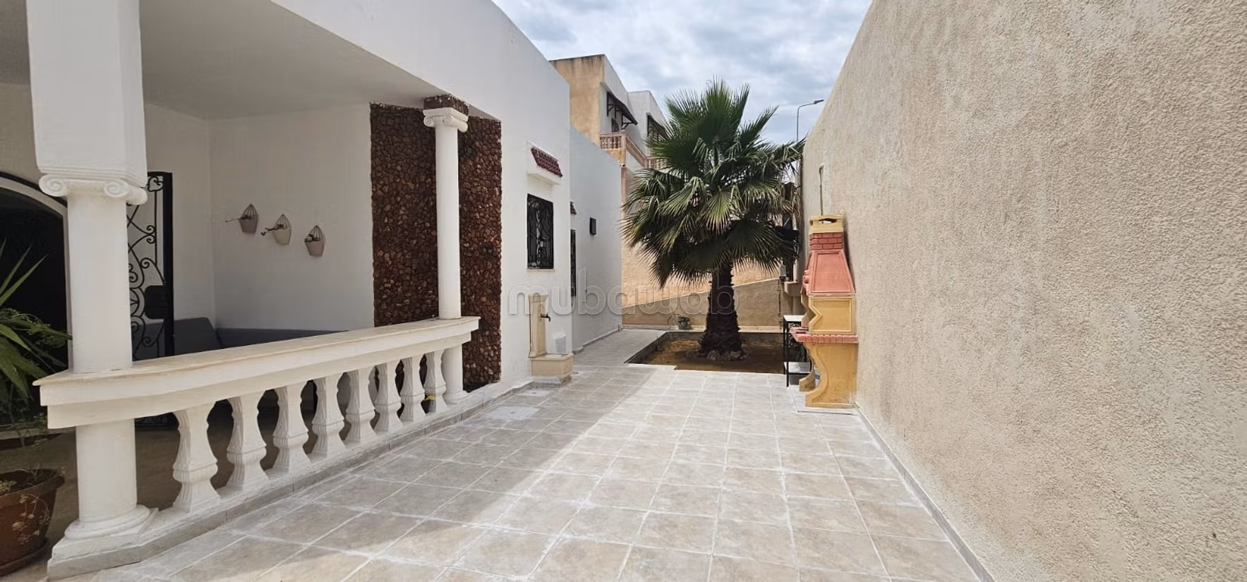 Casa di lusso in affitto. Superficie di 600 m². Posti auto e giardino