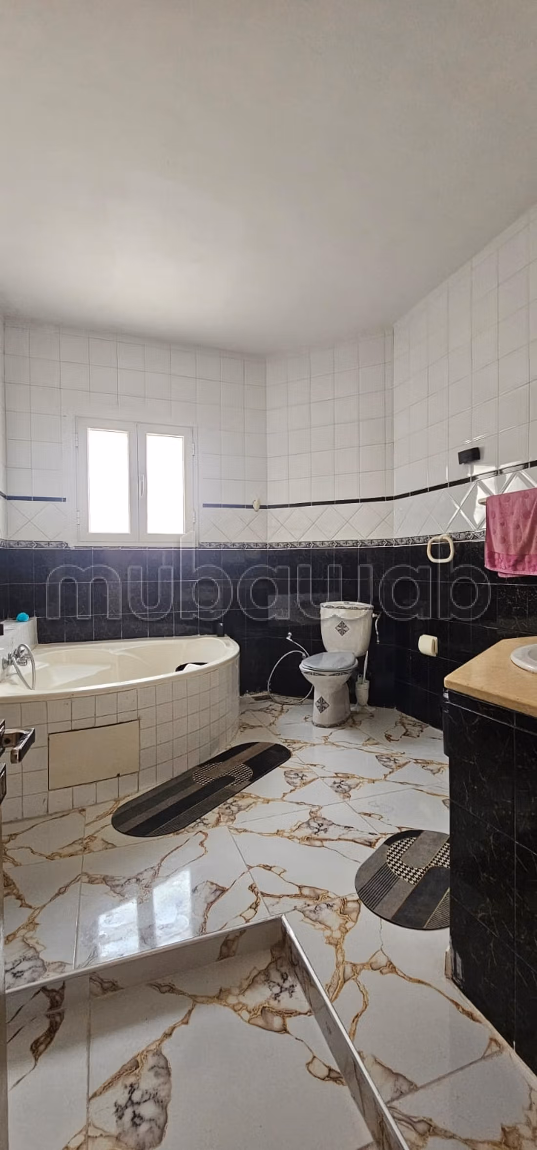 Casa di lusso in affitto. Superficie di 600 m². Posti auto e giardino