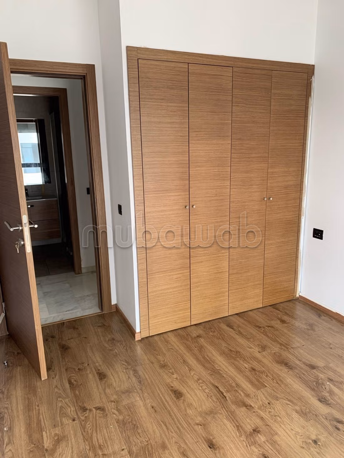 Appartement en location à Casablanca Finance City. 
2 chambres. 
Porte blindée, sécurité — 3