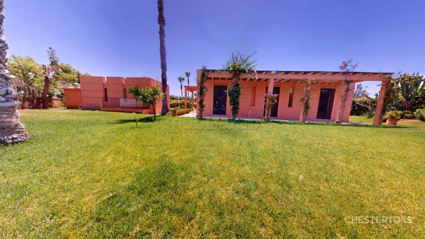 Superb 5-bedroom villa on Route de Ourzazate