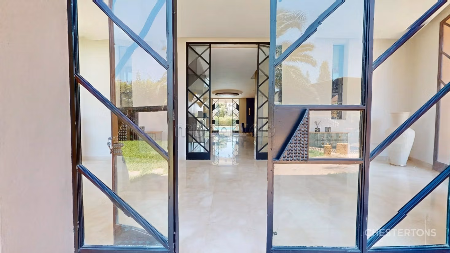 Superb 5-bedroom villa on Route de Ourzazate