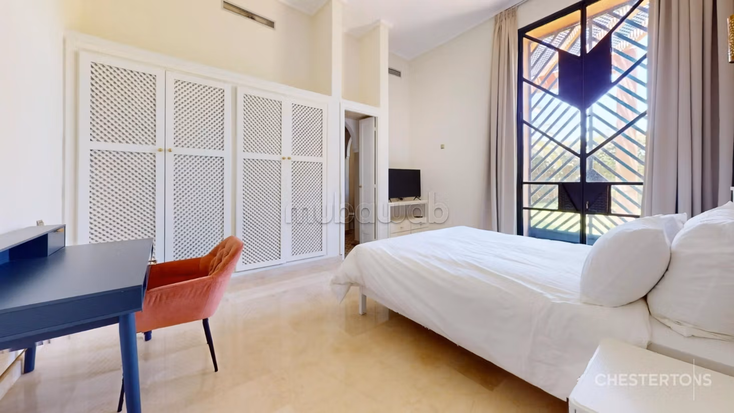 Superb 5-bedroom villa on Route de Ourzazate