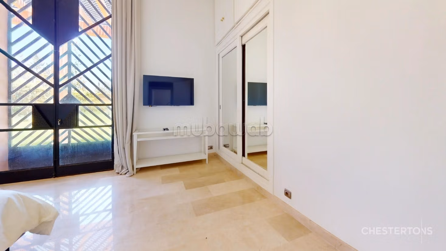 Superb 5-bedroom villa on Route de Ourzazate