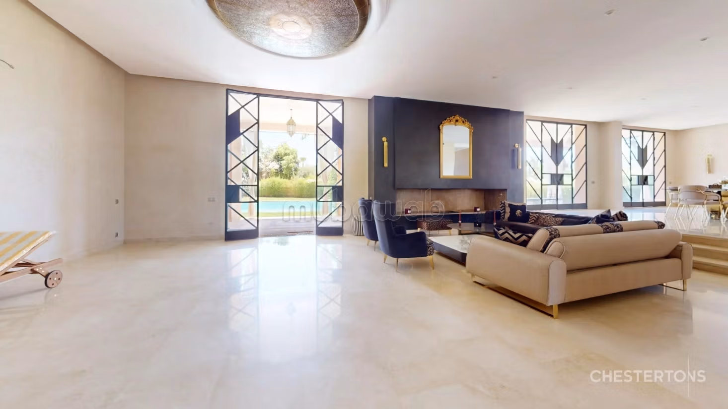 Superb 5-bedroom villa on Route de Ourzazate