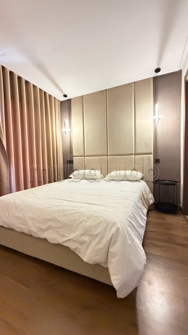 Très bel studio meublé sur bourgogne oest