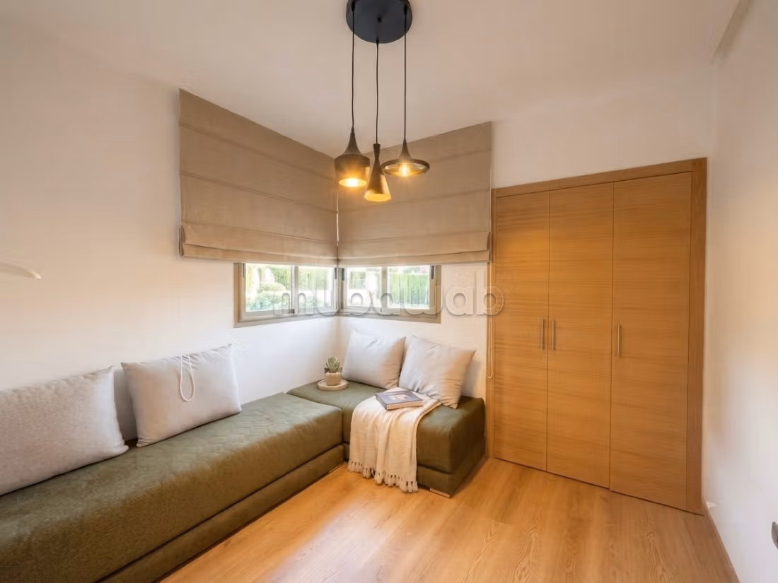À vendre appartement à Boulevard Med 6.1 Chambre. Résidence avec concierge, climatisation générale — 6
