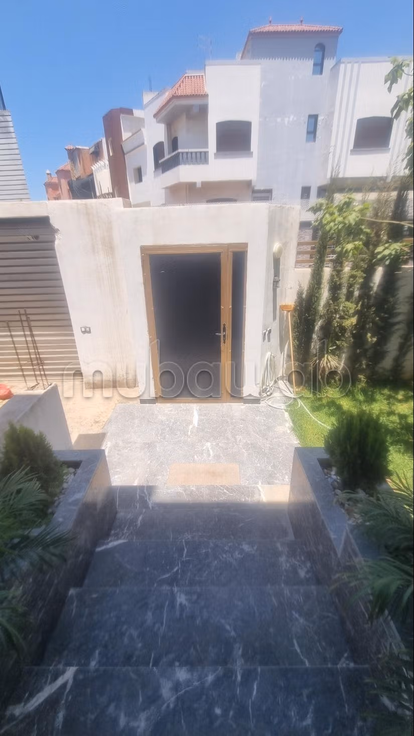Eccellente casa in vendita a Had Soualem. 5 stanze. Arredato