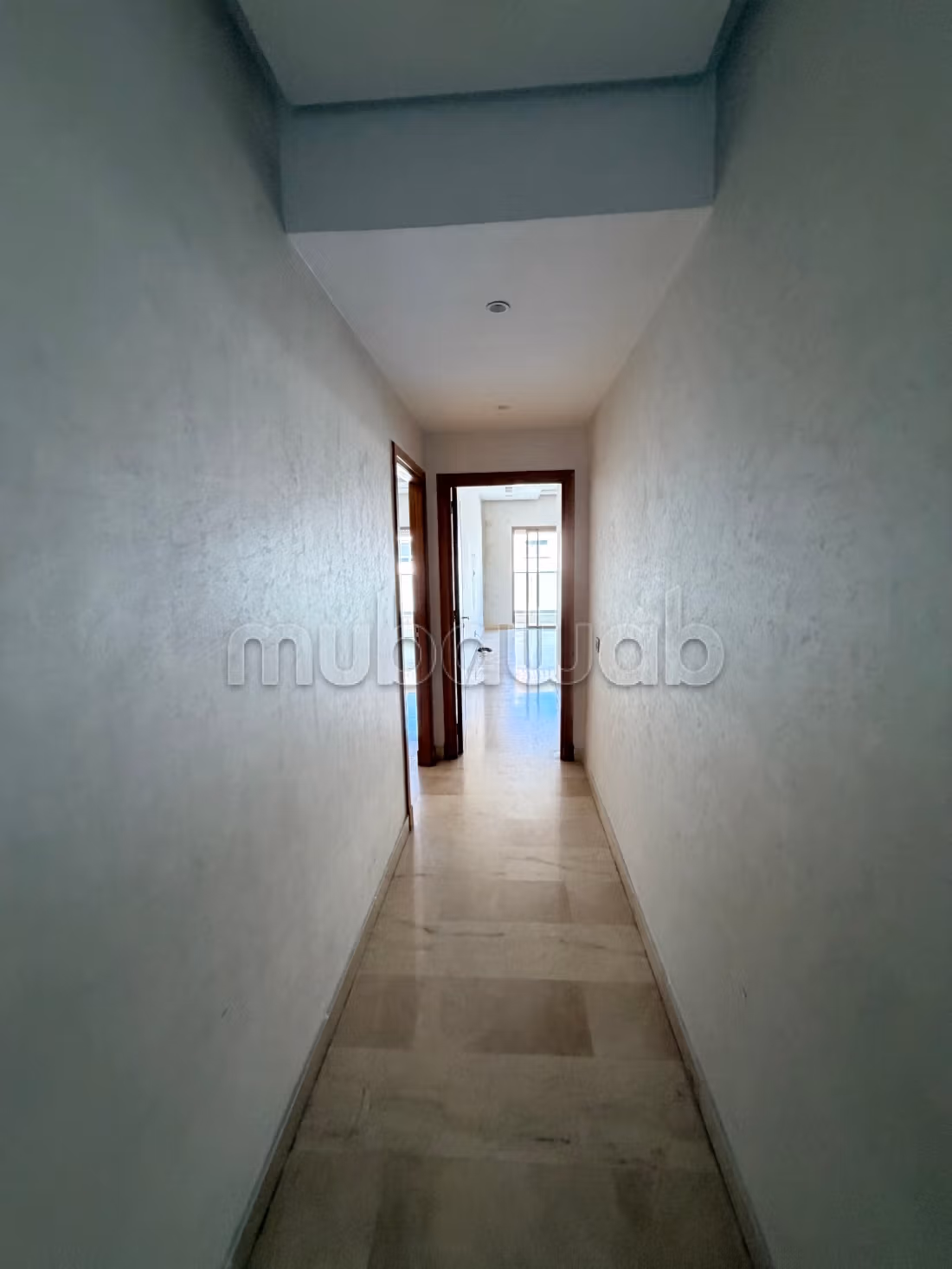 Apartment for sale in Iberia. 3 comfortable bedrooms. Residence with concierge, general air conditioning