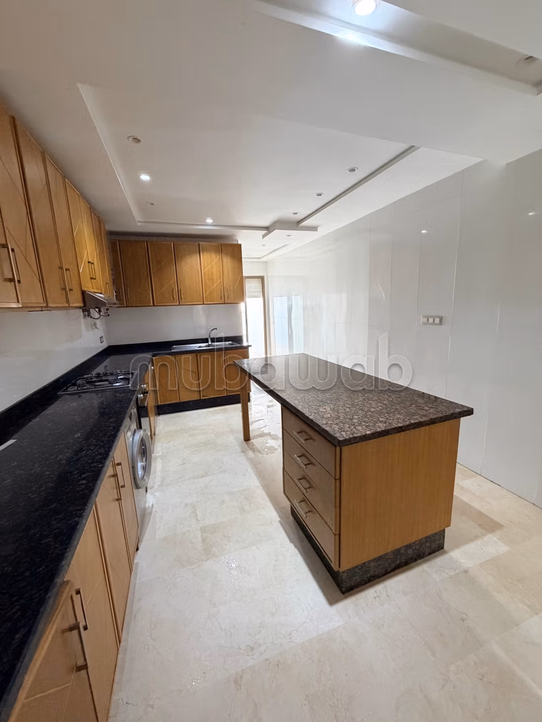 Apartment for sale in Iberia. 3 comfortable bedrooms. Residence with concierge, general air conditioning