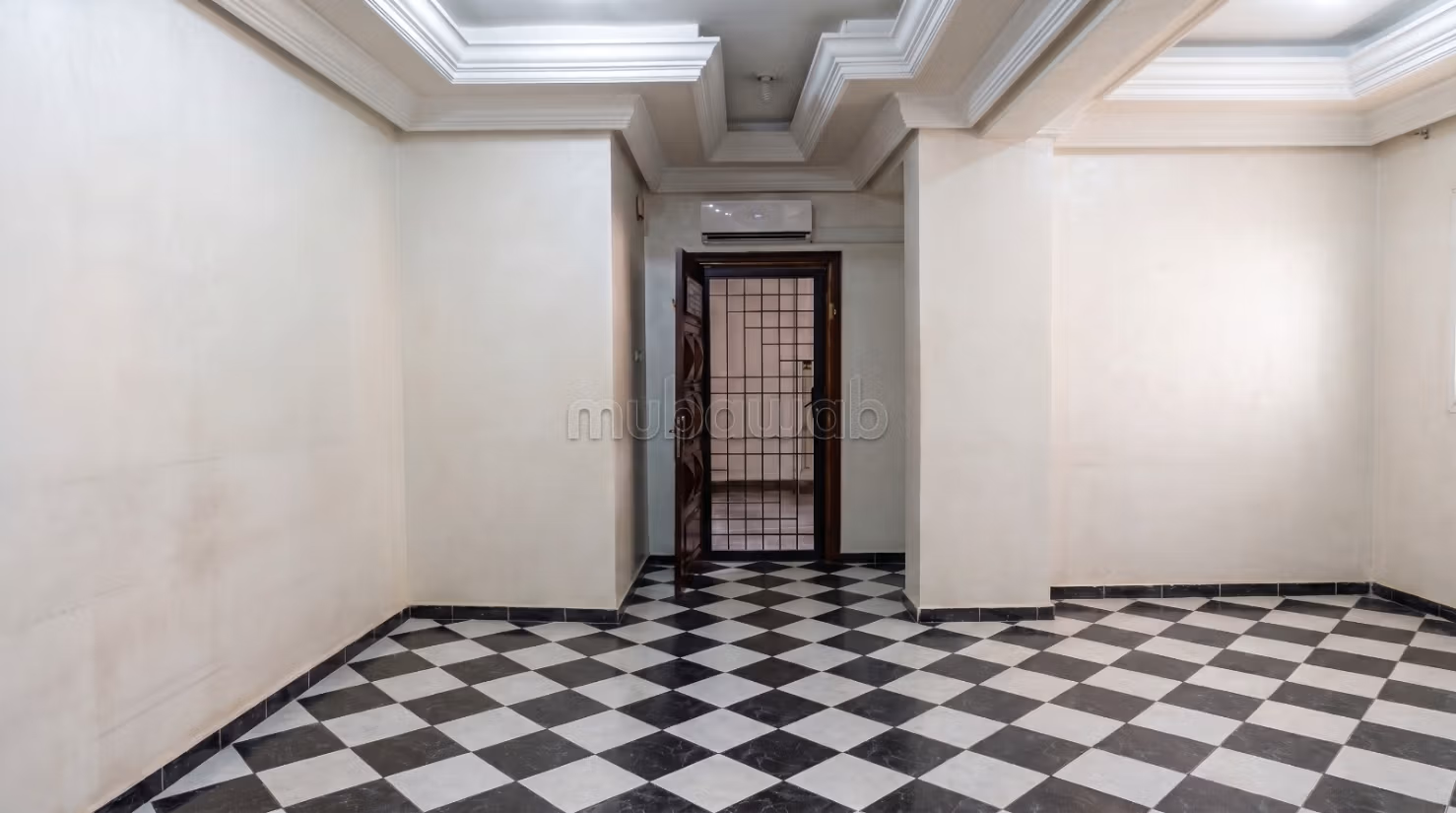 Sarout: Local comercial en la avenida Mohamed 5