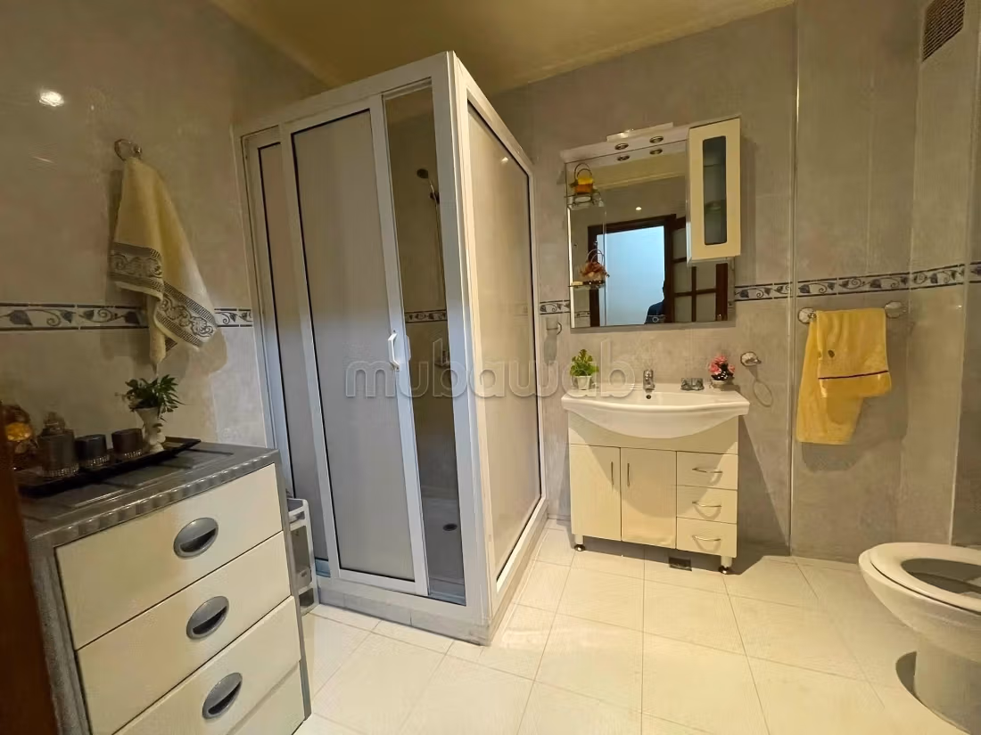 Villa in affitto con 6 camere situata a Izdihar