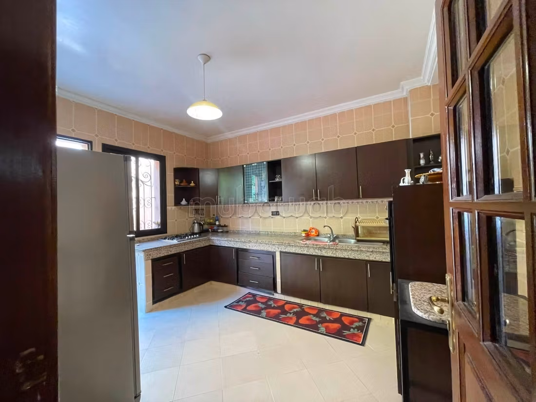 Villa in affitto con 6 camere situata a Izdihar