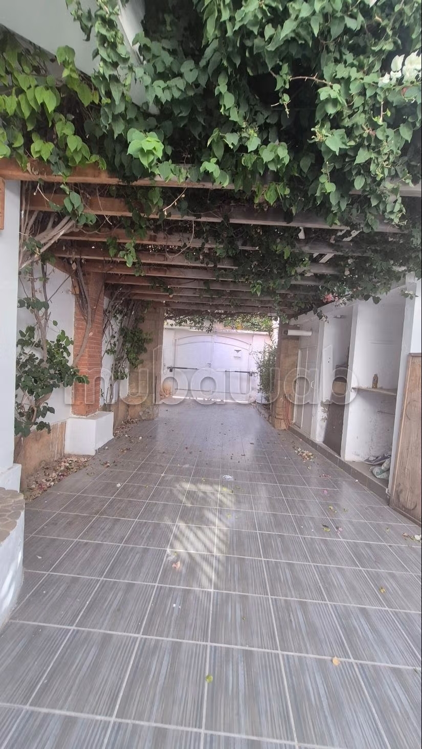A louer Villa Vide 4ch 500m2 Oasis
