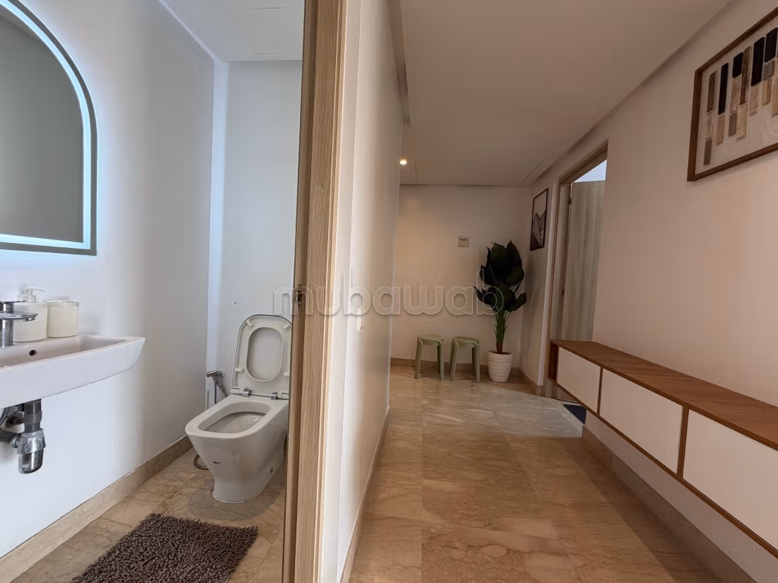 Appartement de vacances à louer à Founti.
Surface totale 95 m².
Piscine, climatisation