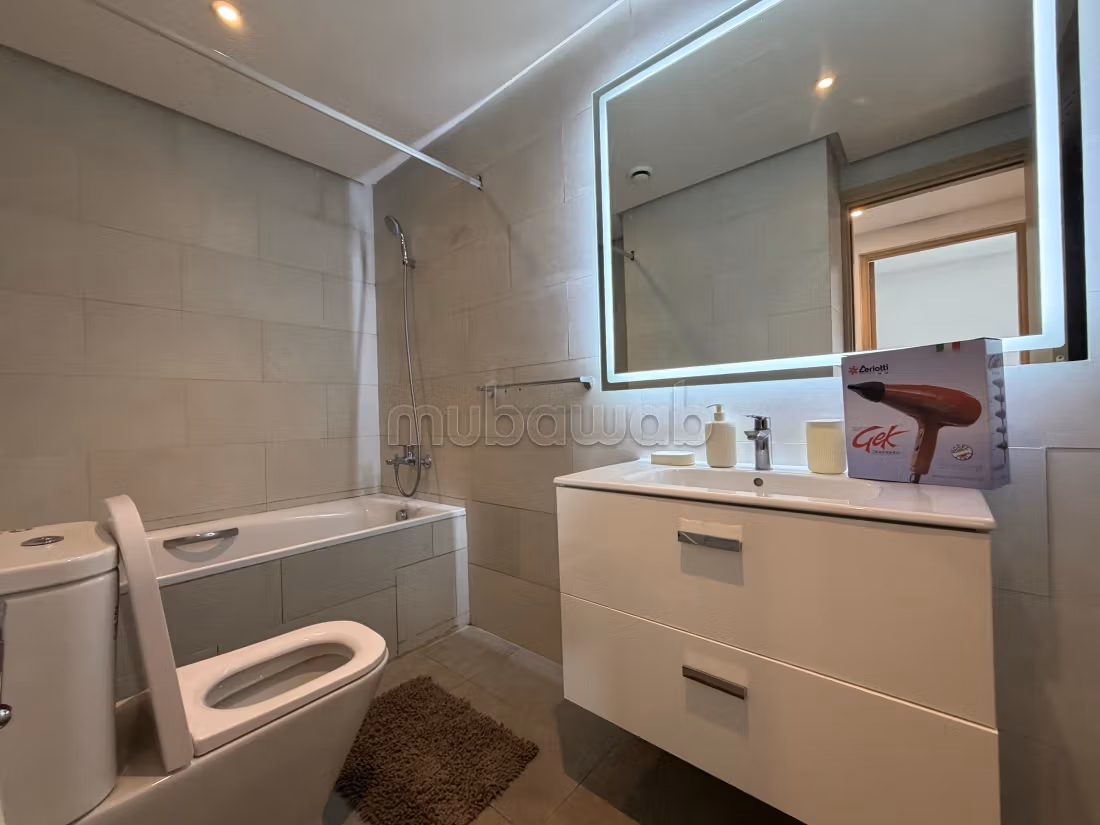 Appartement de vacances à louer à Founti.
Surface totale 95 m².
Piscine, climatisation
