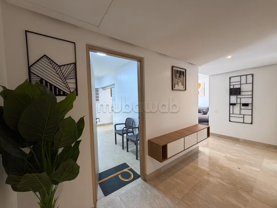 Appartement de vacances à louer à Founti.
Surface totale 95 m².
Piscine, climatisation