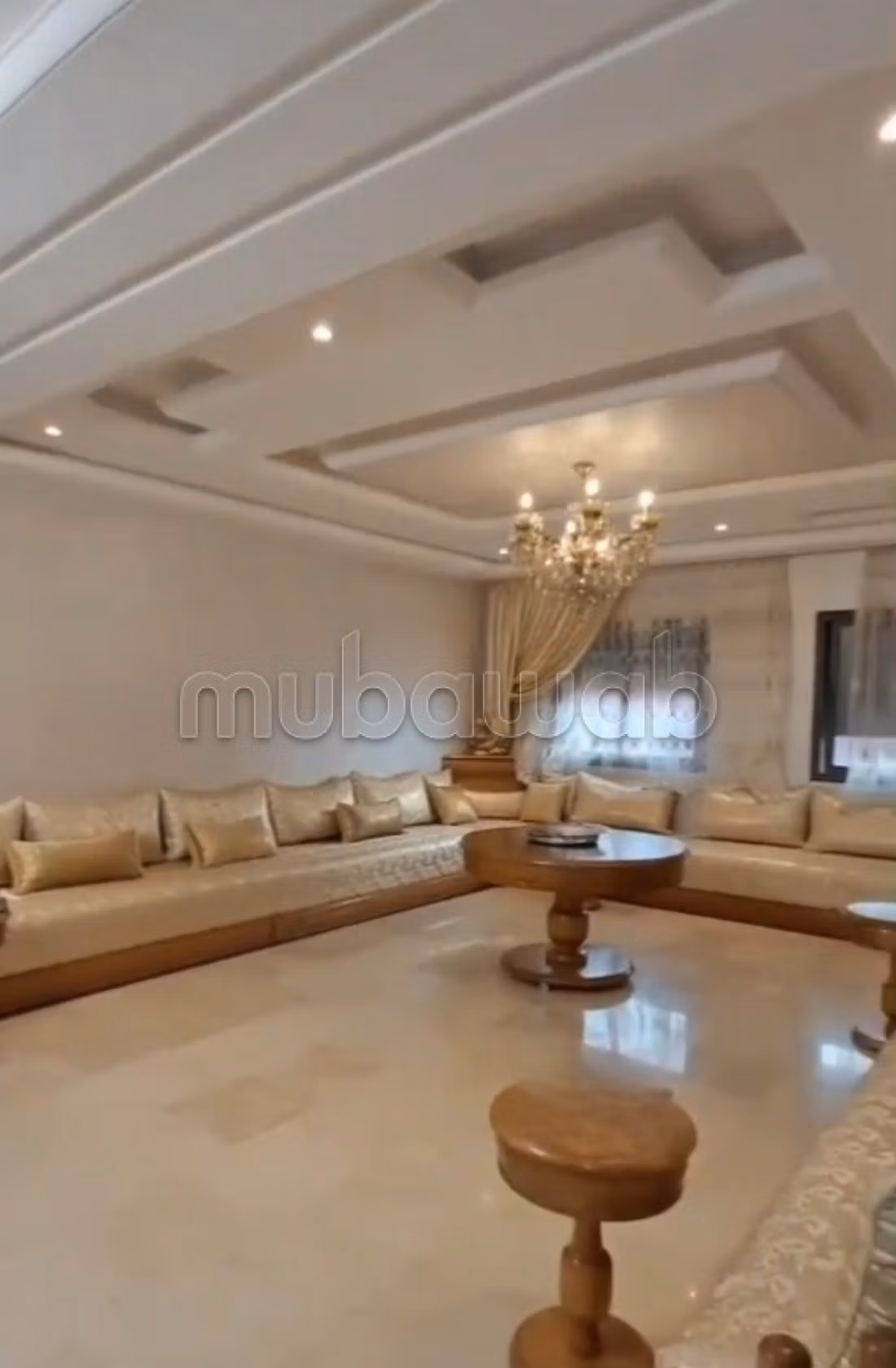Superbe appartement à vendre à Al Qods. 
8 pièces confortables. 
Fenêtres double vitrage — 2