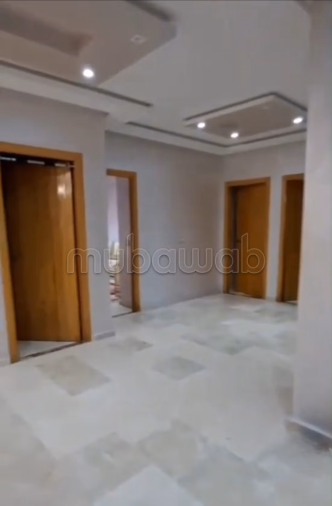 Superbe appartement à vendre à Al Qods. 
8 pièces confortables. 
Fenêtres double vitrage — 4