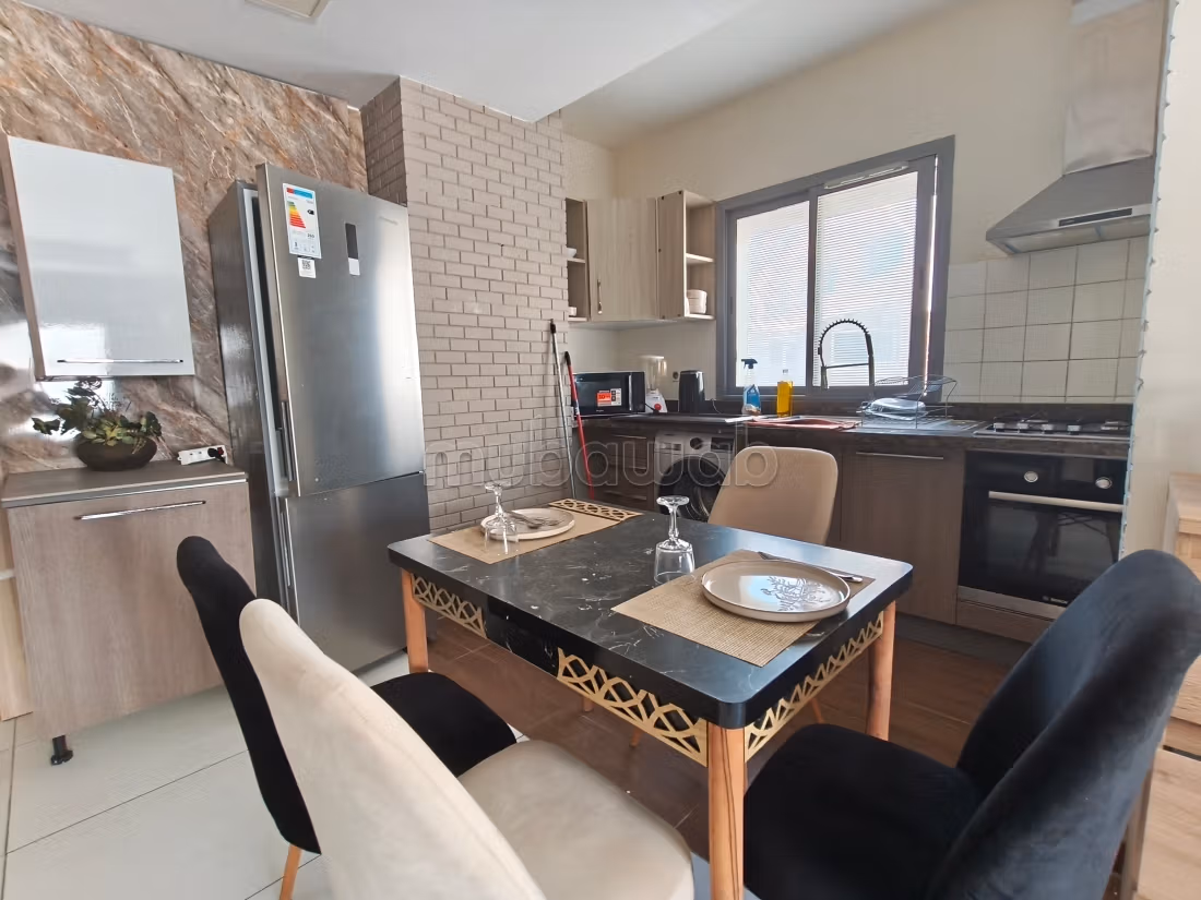 Studio en résidence fermée avec jardin à louer plein Racine — 2