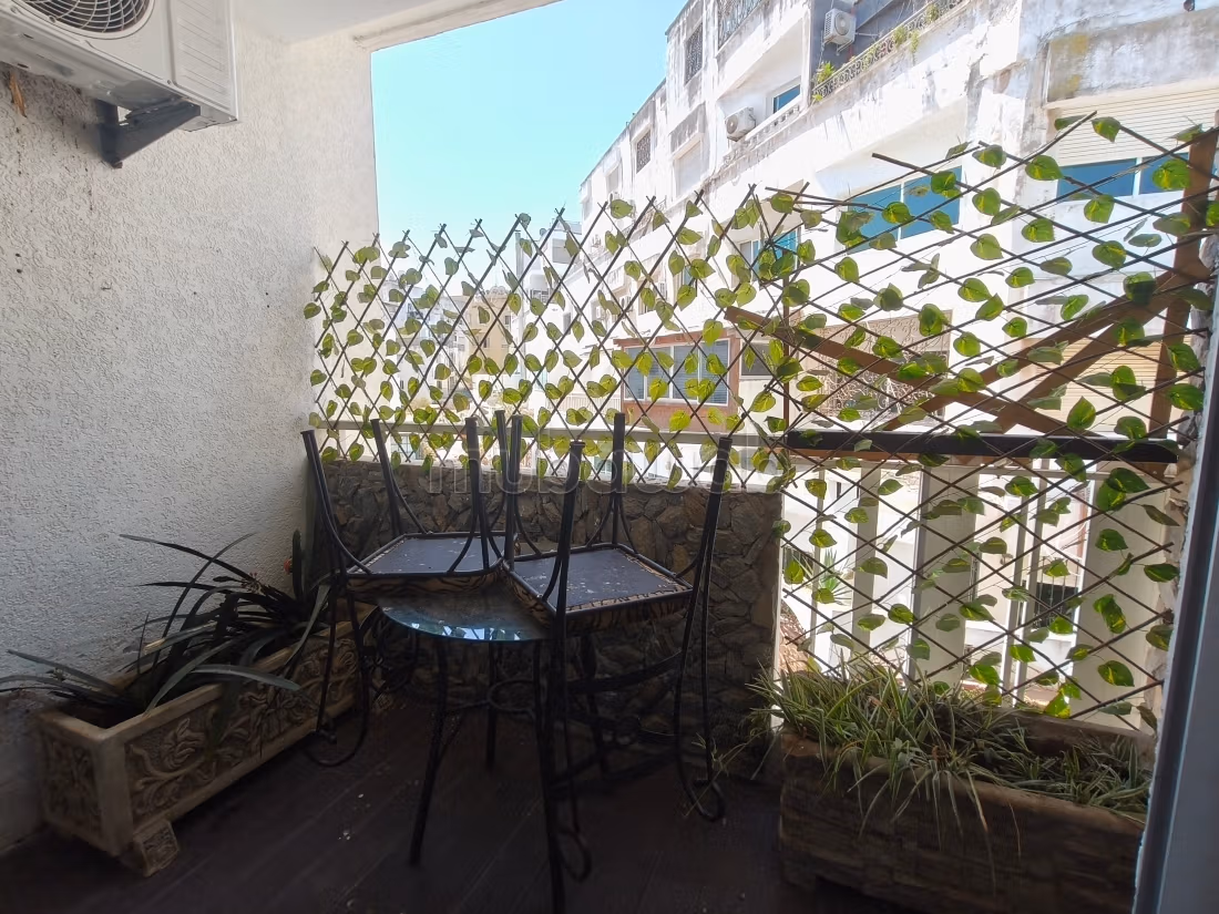 Studio en résidence fermée avec jardin à louer plein Racine — 3
