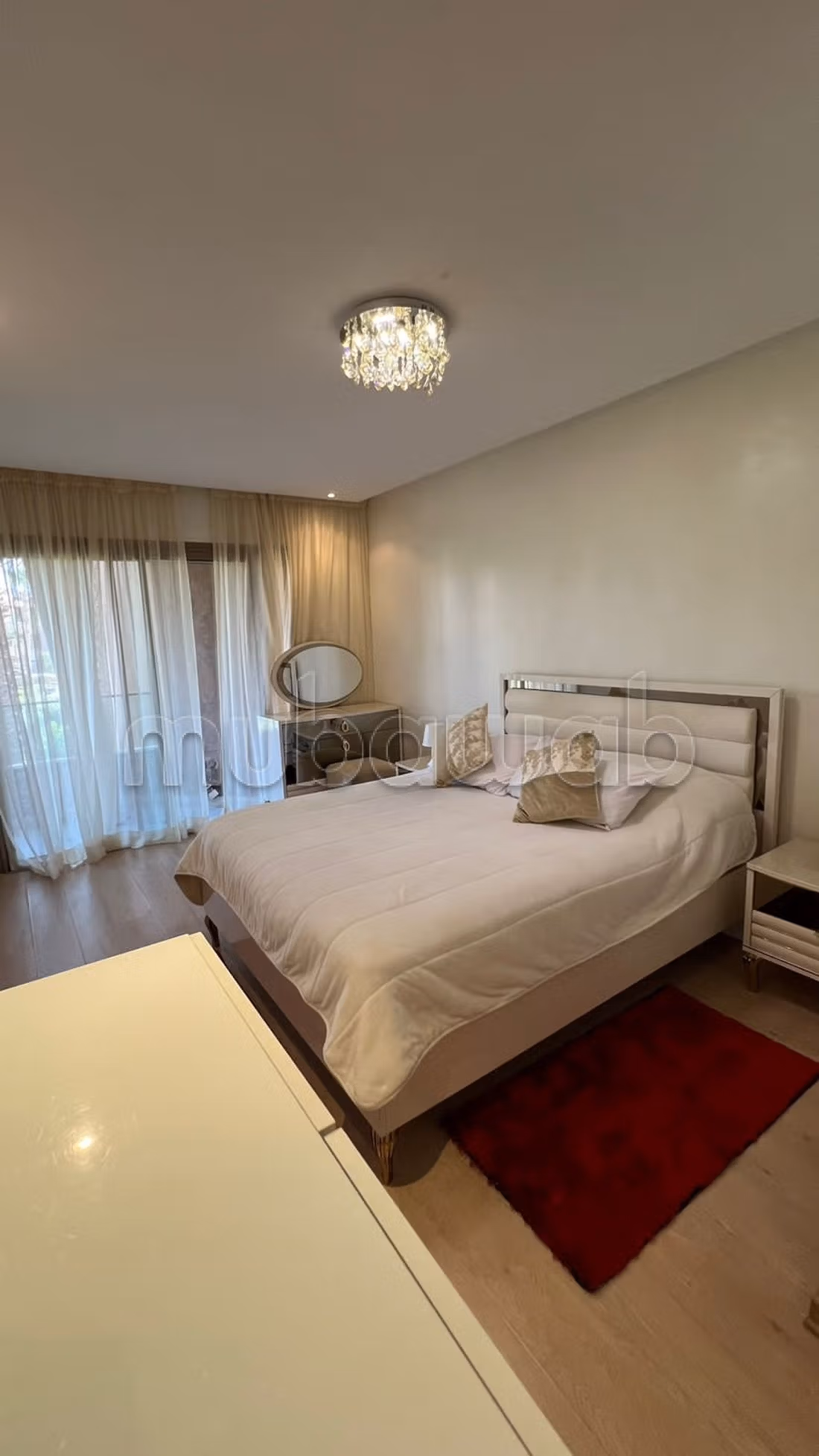 Geweldig appartement te koop op Boulevard Med 6, 3 kamers. Gemeubileerd