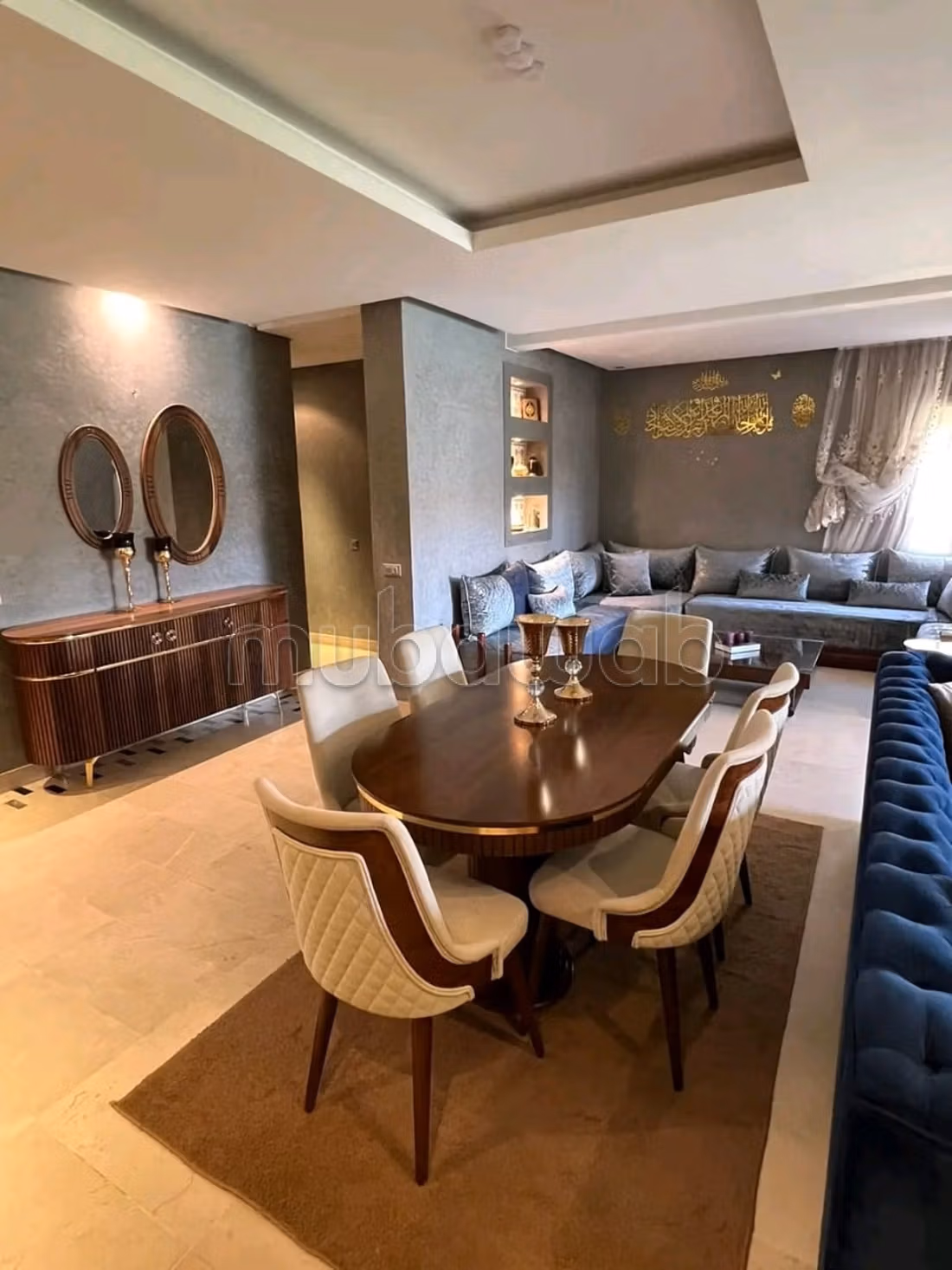 Geweldig appartement te koop op Boulevard Med 6, 3 kamers. Gemeubileerd