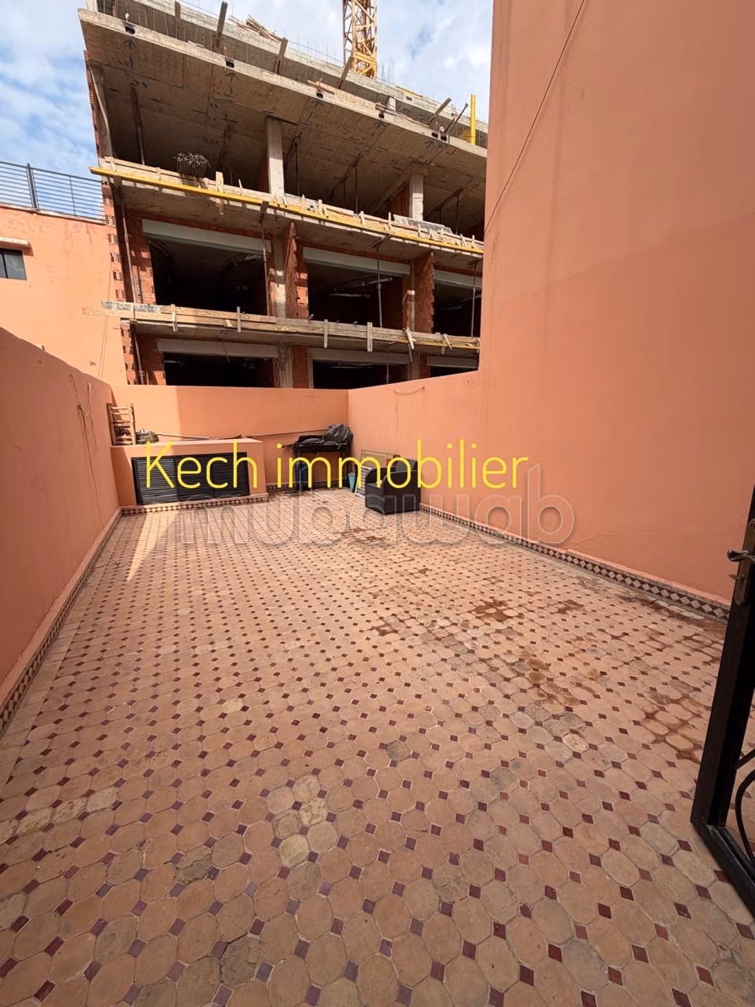 Location d'un appartement à Guéliz. 
2 pièces confortables. 
Vue mer imprenable, porte blindée — 2