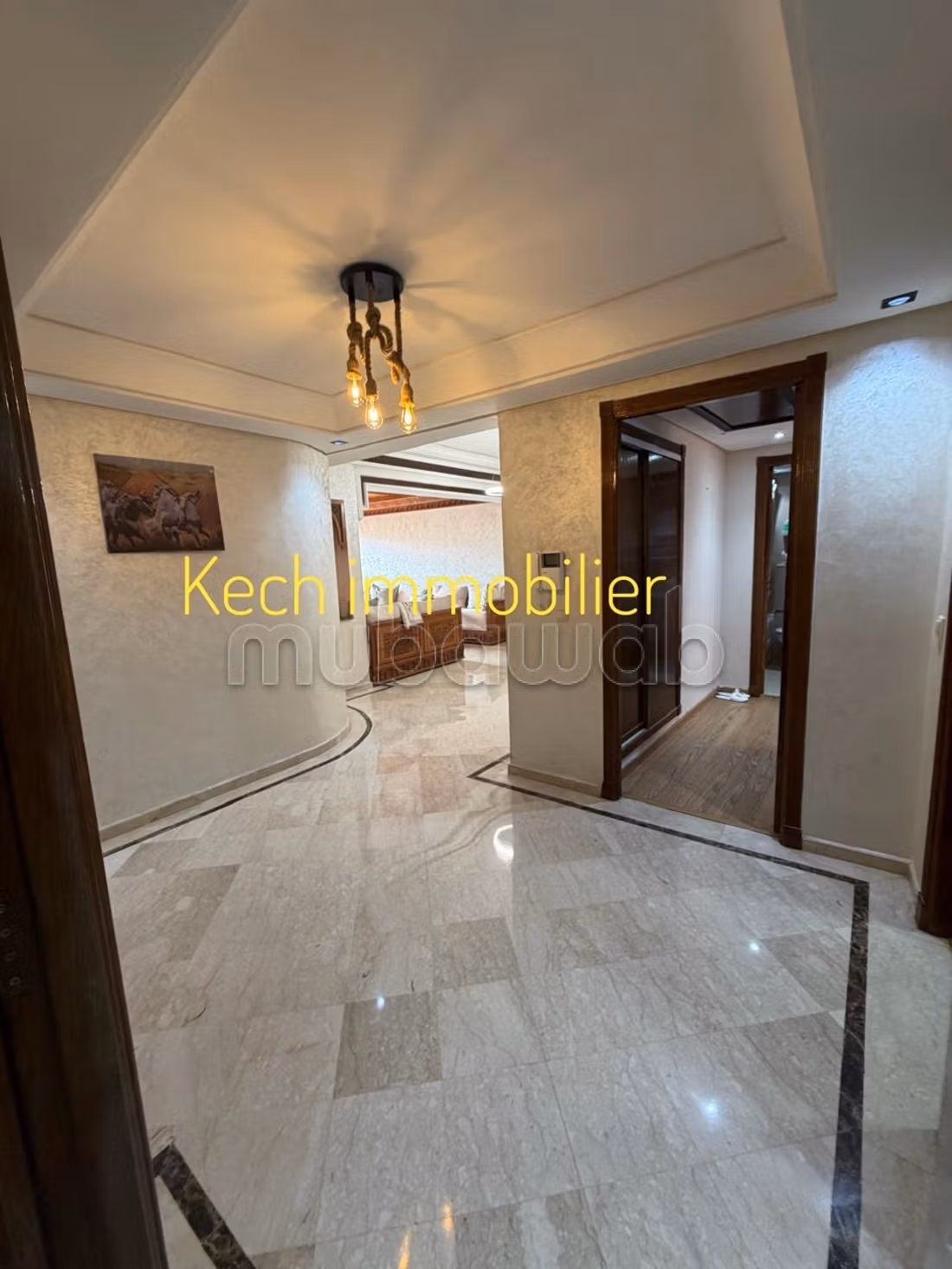 Location d'un appartement à Guéliz. 
2 pièces confortables. 
Vue mer imprenable, porte blindée — 6
