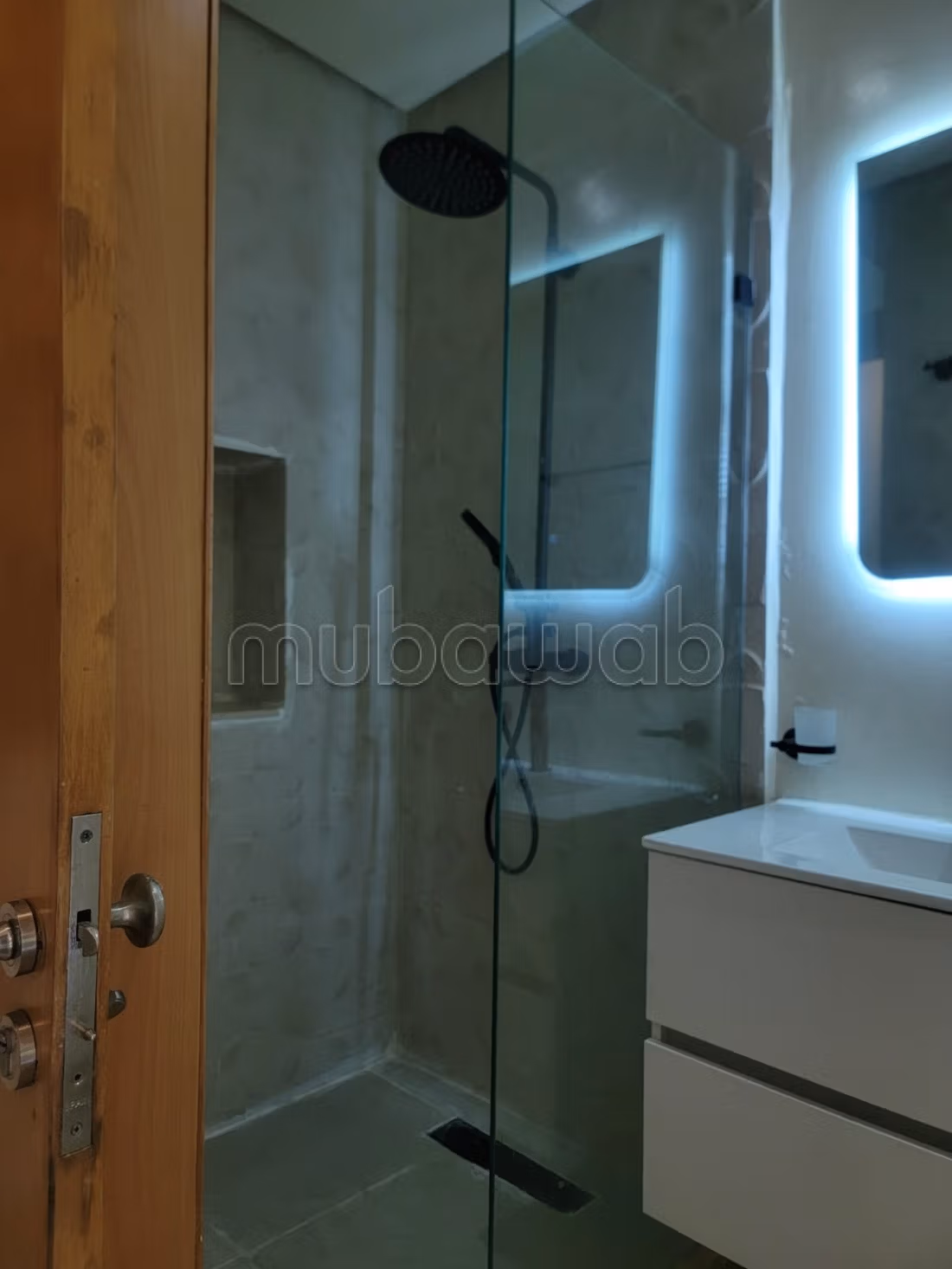 In affitto - Bel appartamento con 2 camere da letto a Hay Riad