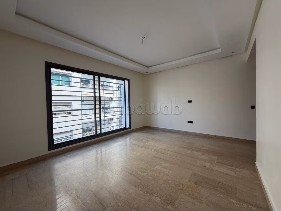 Superbe appartement vide à louer aux princesses