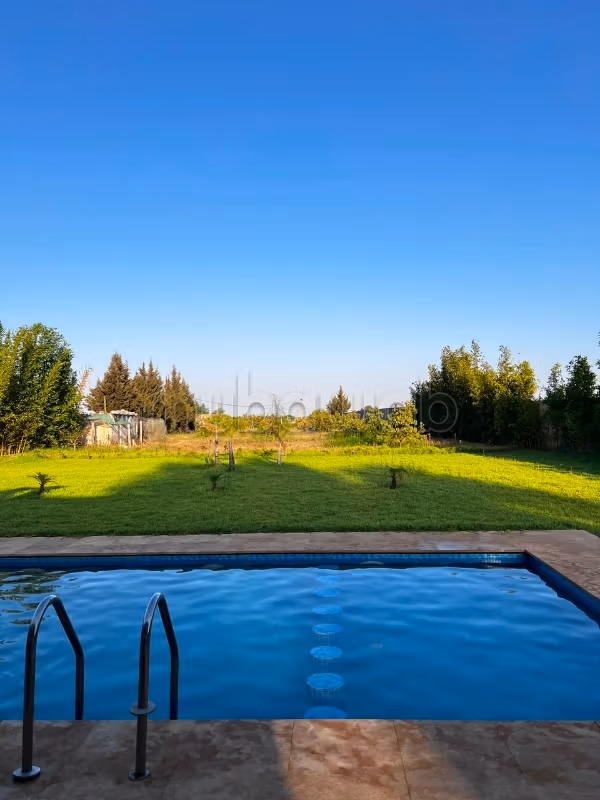 Ferme Meublée avec Piscine à Ain Johra – 3 617 m²