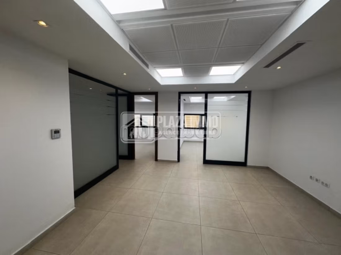 A louer / vendre un bureau 300m2 au coeur du lac2