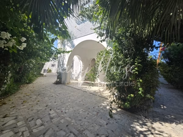 Une belle villa S3 Meublés avec jardin à Carthage