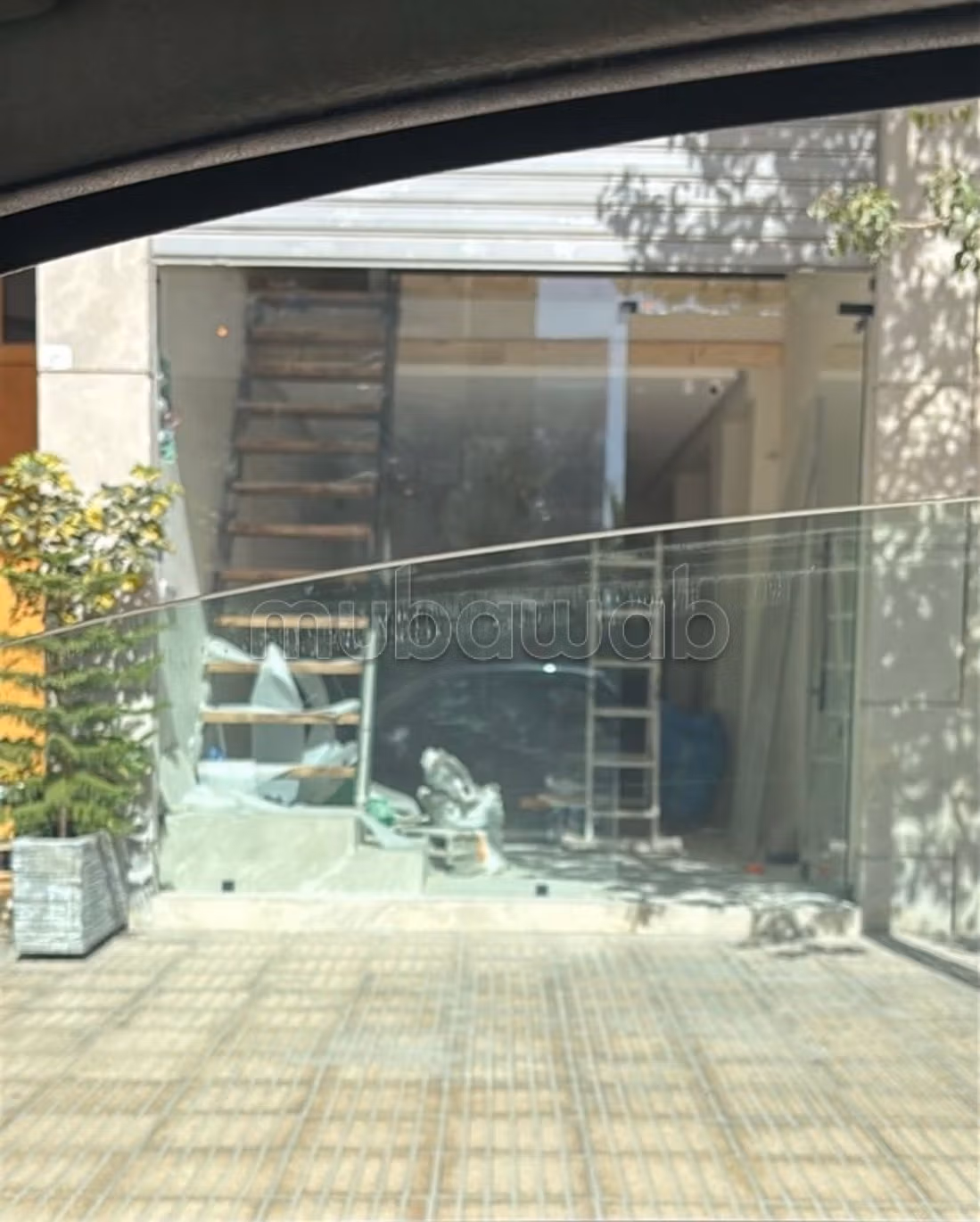 Local comercial a la venta en Roches Noires. Superficie de 84 m²