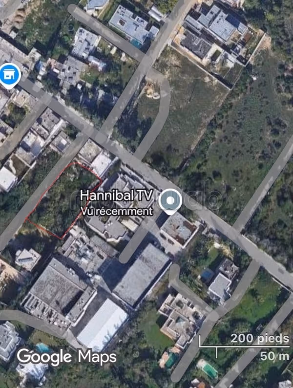 Terreno adiacente di 1.357 m² a Chotrana 2