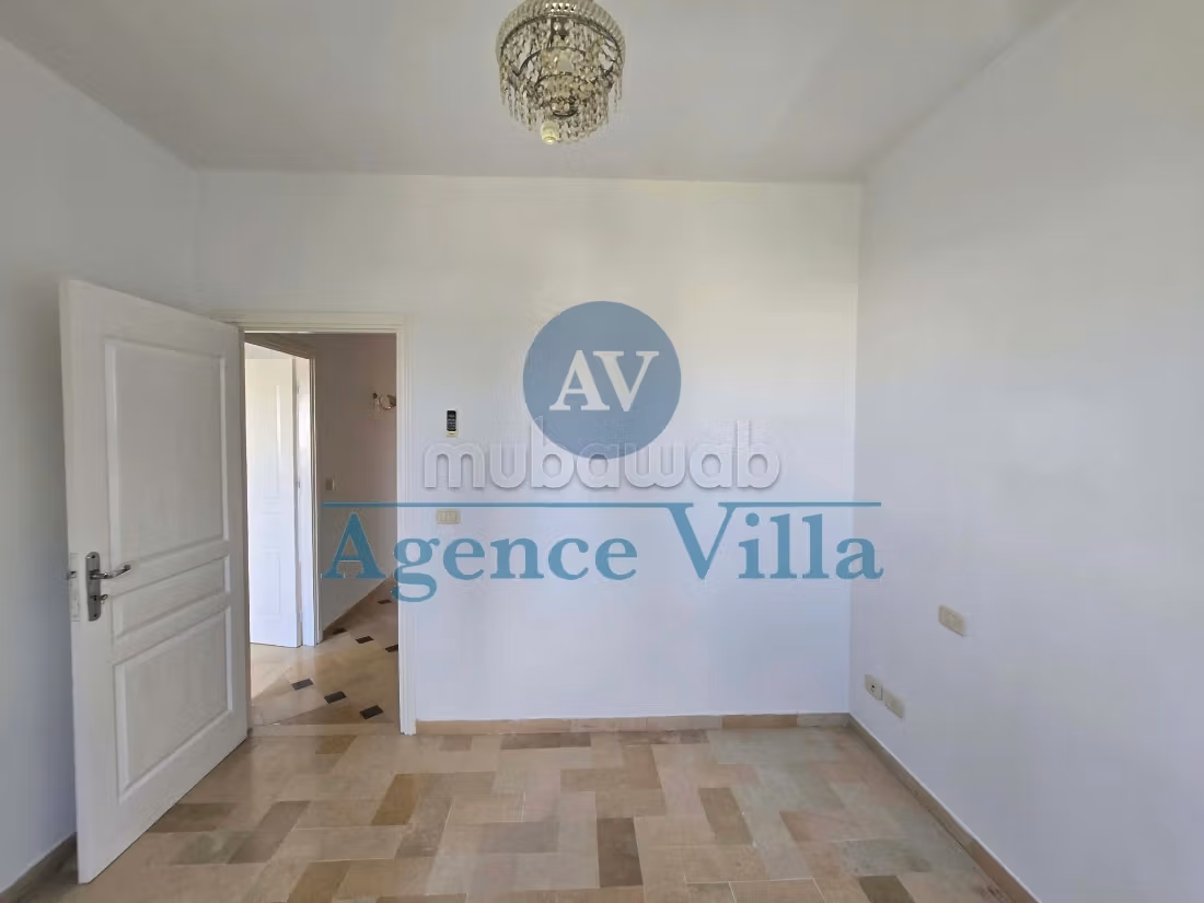 A louer une villa s3 avec jardin à la Soukra