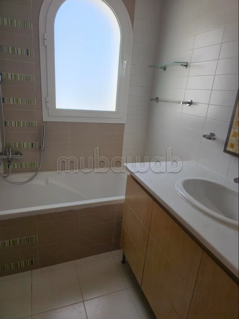 Superbo appartamento in affitto a Gammarth Superiore. Superficie 300 m². Vetri doppi e porta blindata