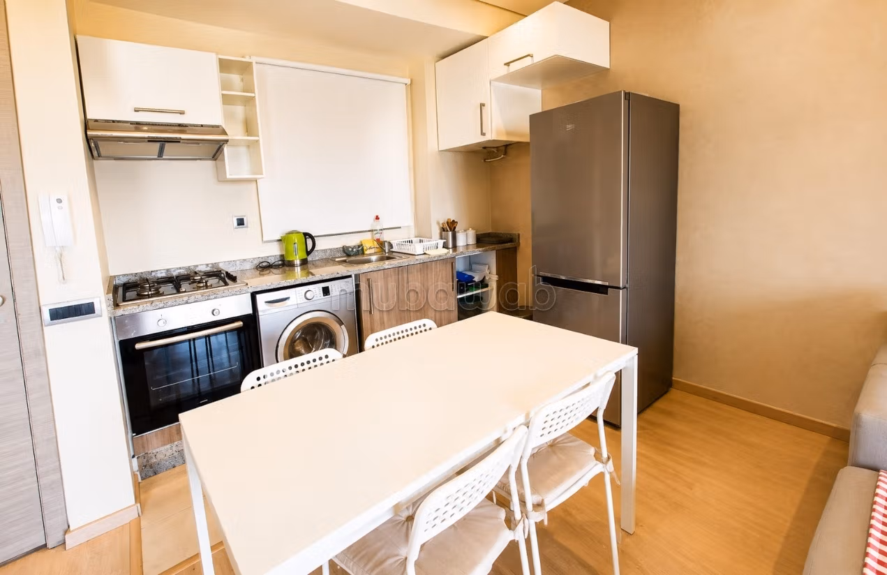 Superbe appartement à louer à Guéliz.
Surface de 50 m².
Meublé — 4