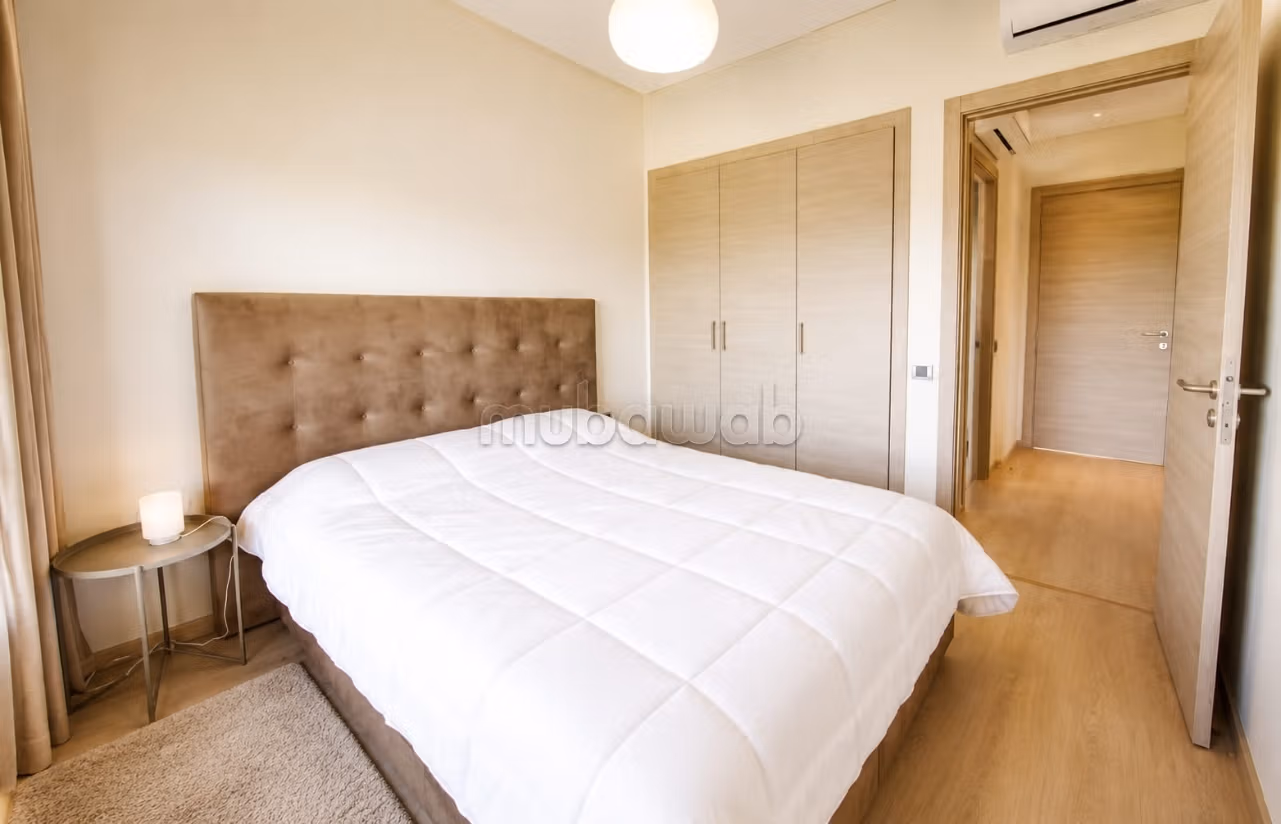 Superbe appartement à louer à Guéliz.
Surface de 50 m².
Meublé — 5